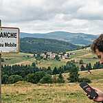 Ces villages coupés en deux par les réseaux 10 Zones blanches, zones grises non desservies par les opérateurs mobiles en France et Afrique