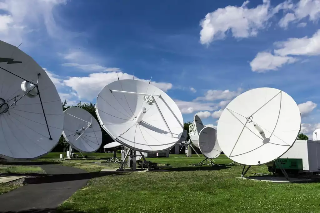 la guerre des fréquences entre opérateurs mobiles et satellite