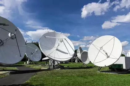 la guerre des fréquences entre opérateurs mobiles et satellite