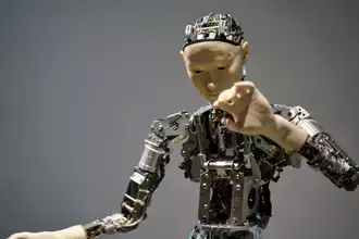 Faut-il vraiment tout confier à une IA 10 Une IA performante directement sur votre ordinateur. Vos données restent privées et sécurisées en local, sans aucun partage externe.