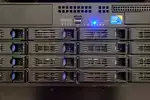 J'ai installé une IA 100 % privée sur un vieux PC 1 Transformez un vieux serveur en IA locale performante. Guide complet pour installer un LLM gratuit et privé sur PC